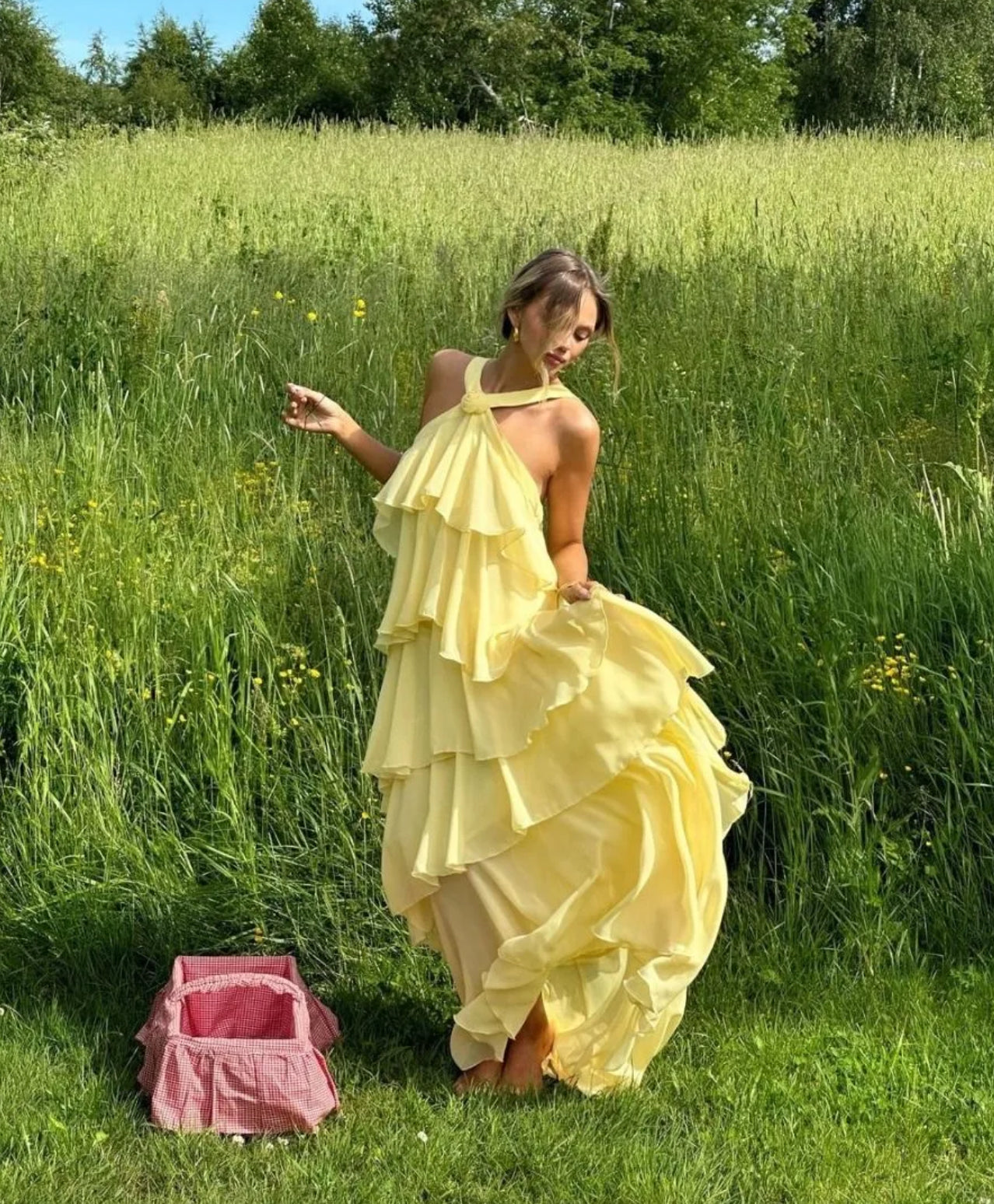 FLOWER RUFFLE HALTER