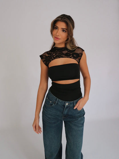 LUCY LACE TOP