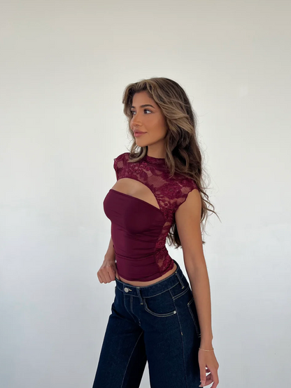 LARA LACE SHORTSLEEVE TOP